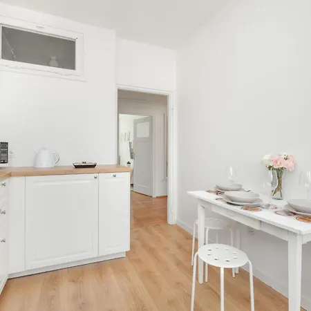Elegancki 600 M Od Bulwaru Nadmorskiego W Gdyni By Rent Like Apartment Gdynia